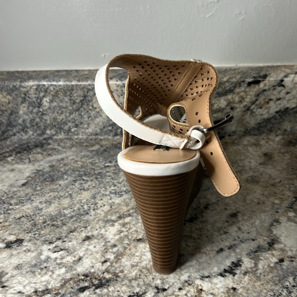 Parker & Sky wedge sandals for women. Size 7 - Picture 3 of 10